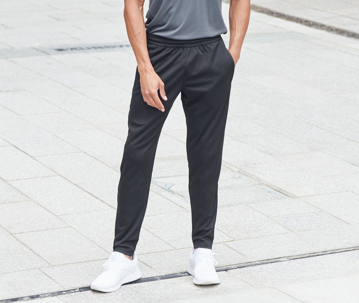 TOMBO MEN'S SLIM LEG TRAINING PANTS